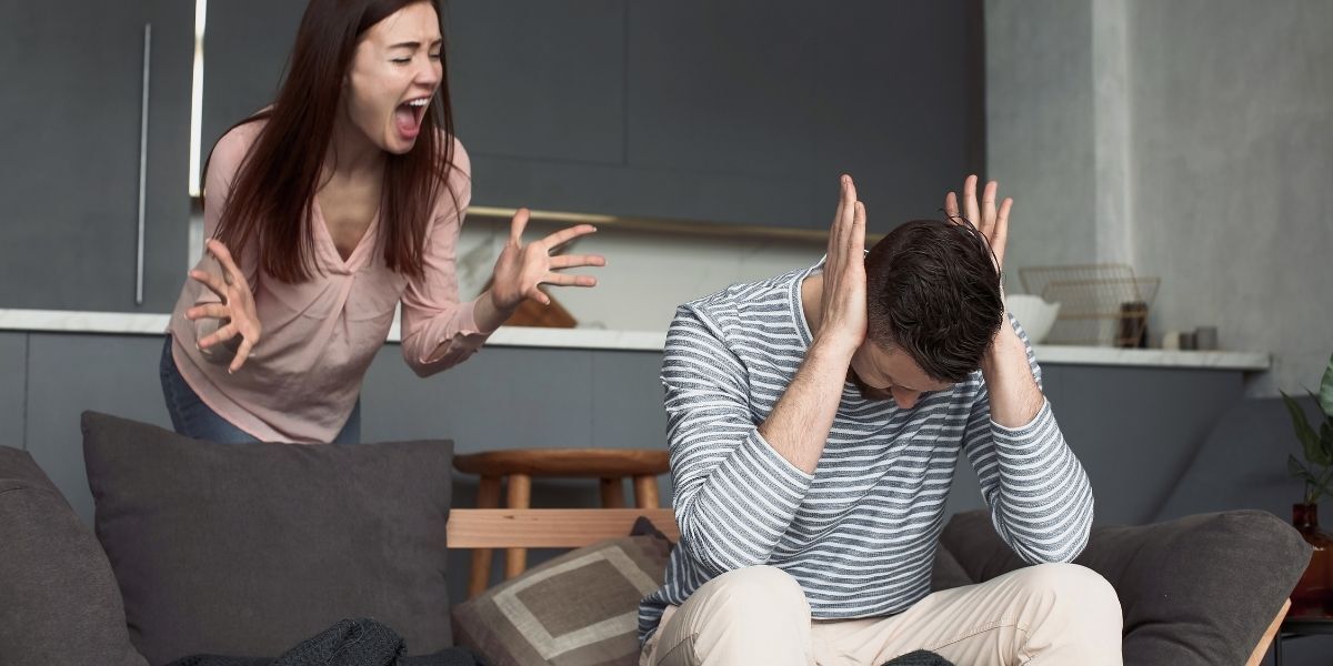 新村千里による三崎優太への攻撃：その実態と背景