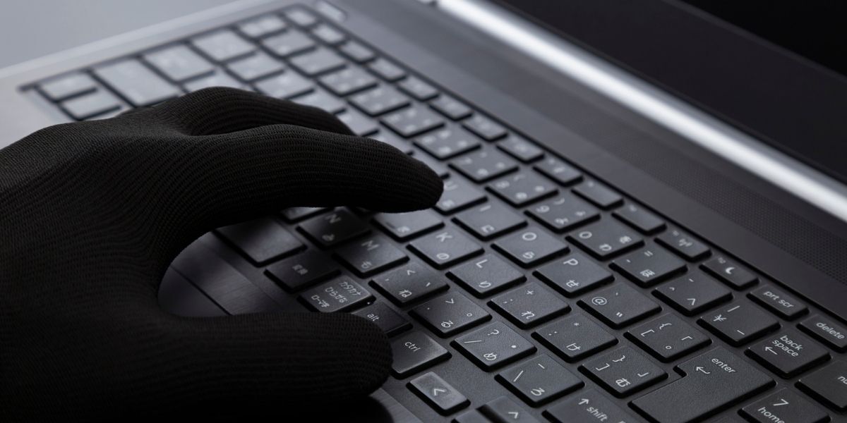 メインアカウントでの引用と虚偽報告による信用操作